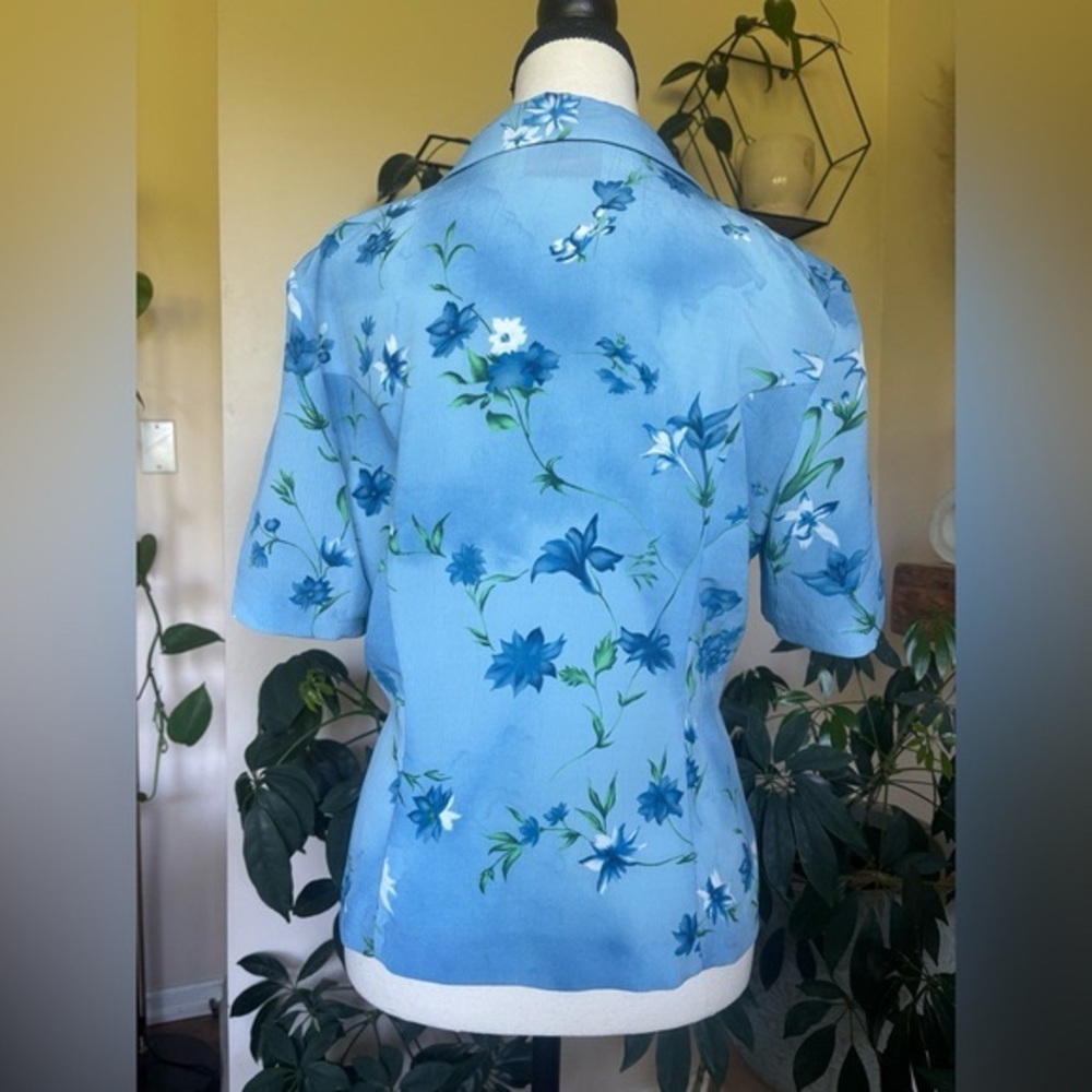 Vintage Leslie Belle Petite Blue Floral ButtonUp Top - Picture 5 of 7